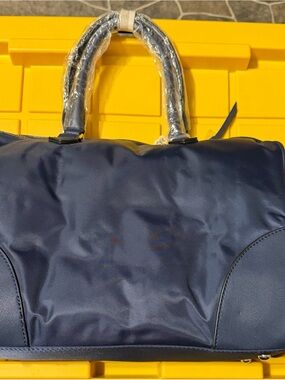Navy Unisex Travel Duffel Bag - Sleek Nylon Carryall